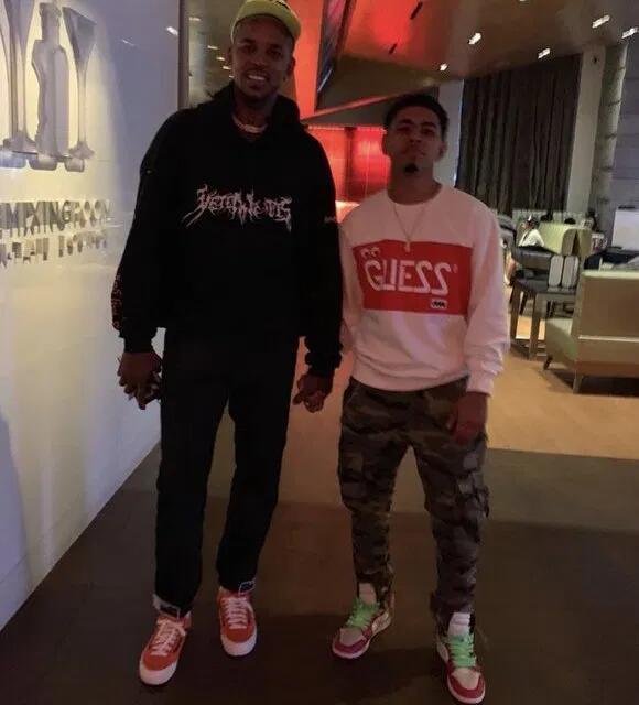 接应队友穿 接应队友穿